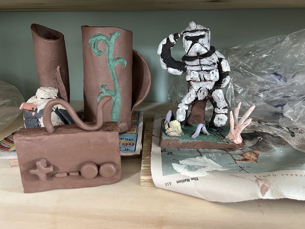 Clone trooper and console in ceramics